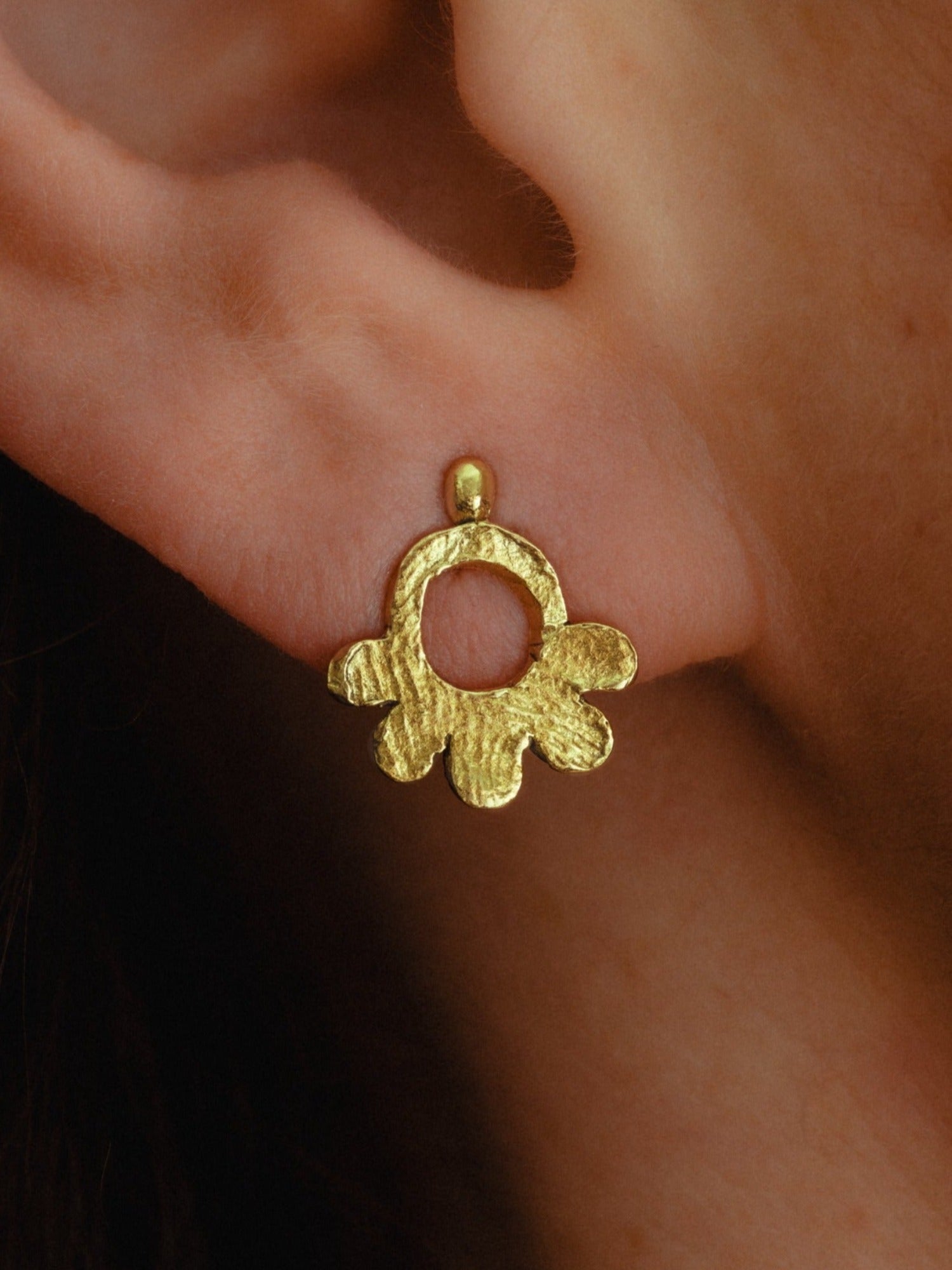 The Silk Ruff Studs (pair)